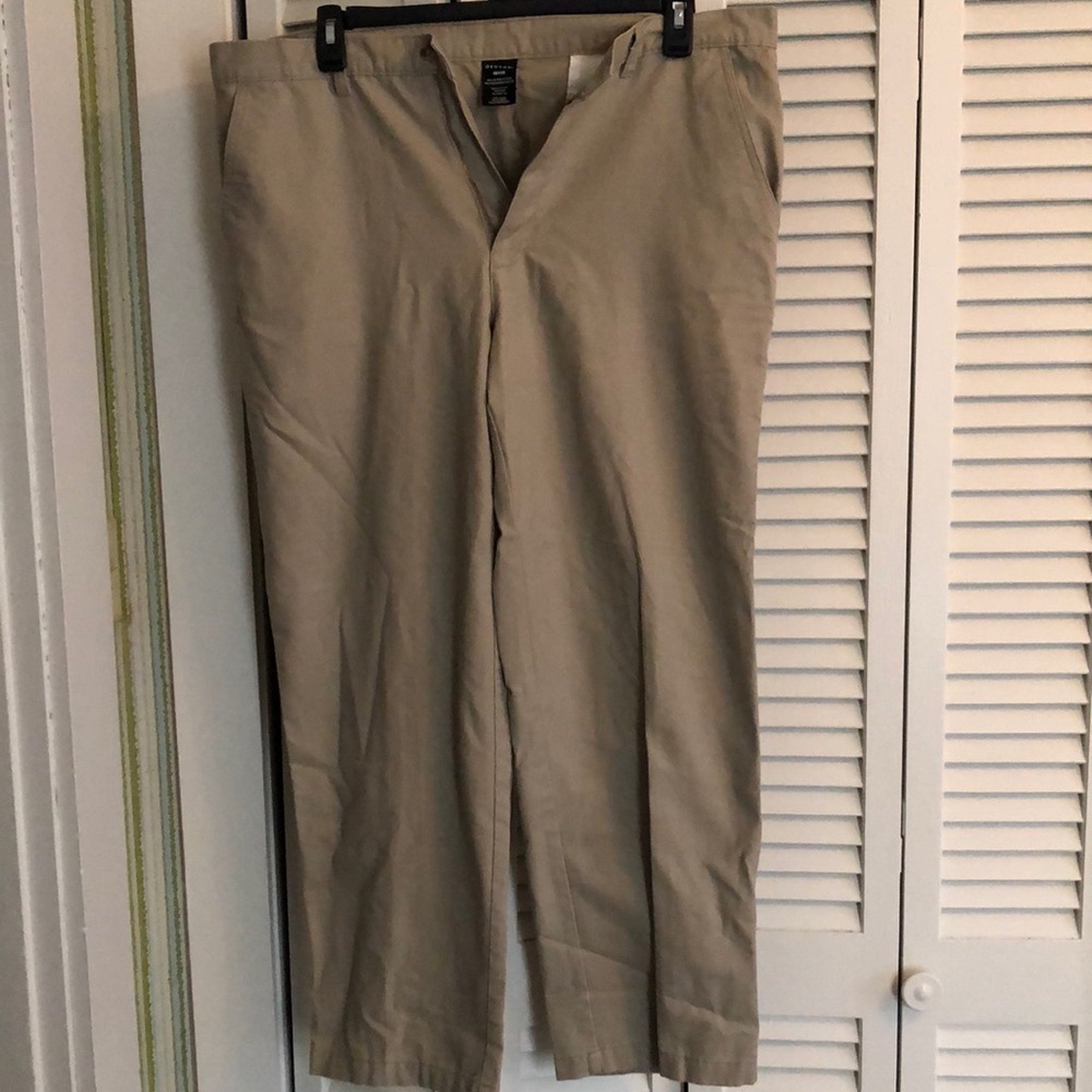 Men’s khaki pants George brand size 40x32